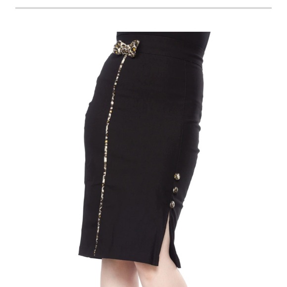 Black pencil skirt with Leopard print pin stripe and buttons. - Picture 1 of 14